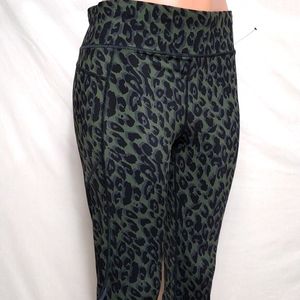 Sweaty Betty Women NWOT Size 14 Athletic Capri inseam 22"